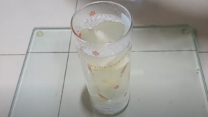 Cách nấu nước dừa với gừng và đường phèn chữa bệnh